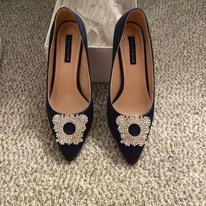 Erijunor Navy blue satin pumps